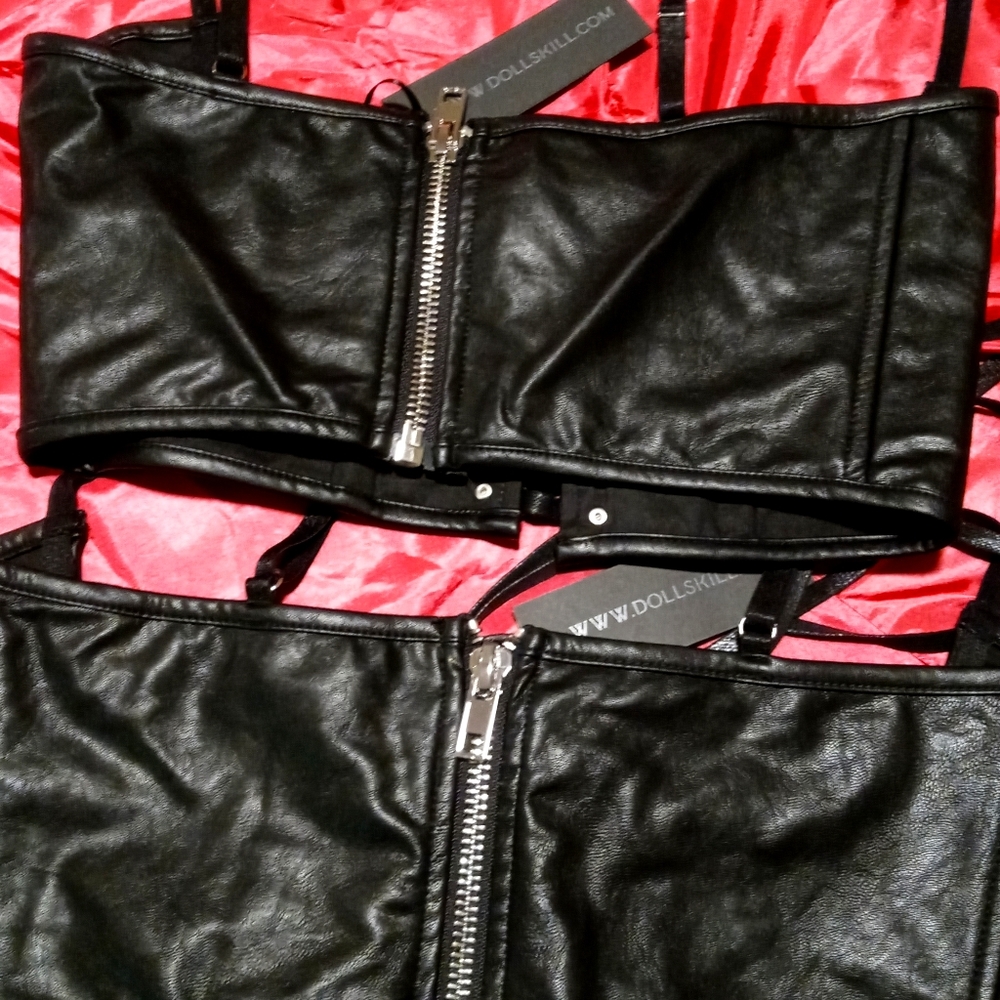 Dead of night corsets - Picture 2 of 3